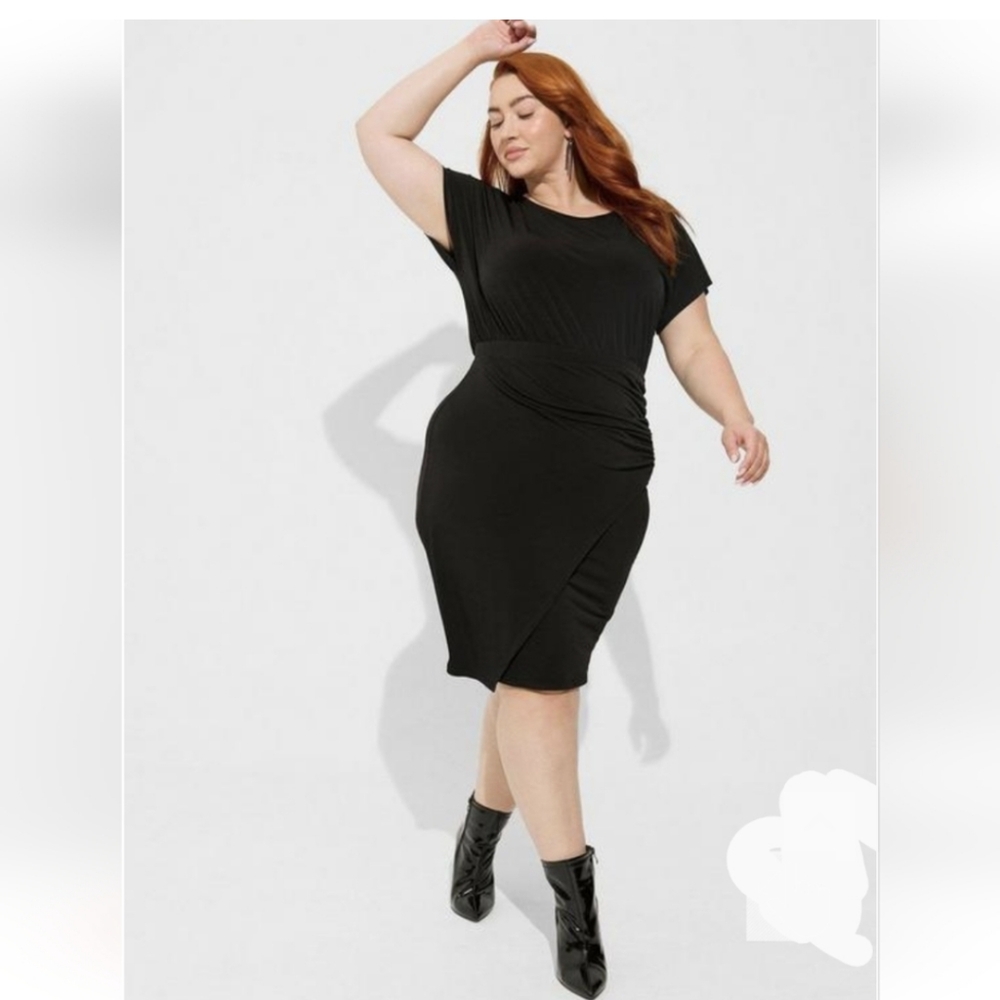 NWT Torrid 5 At The Knee Studio Knit Faux Wrap Dress 5X #32